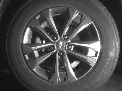 Used 2025 Chevrolet Equinox LT image 12