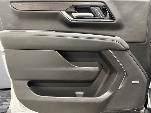 Used 2025 GMC Yukon XL Elevation AWD/4WD image 22