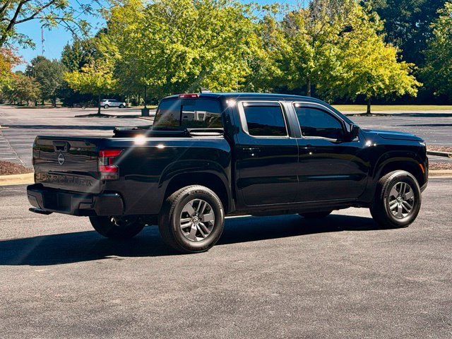 Used 2025 Nissan Frontier SV AWD/4WD image 6