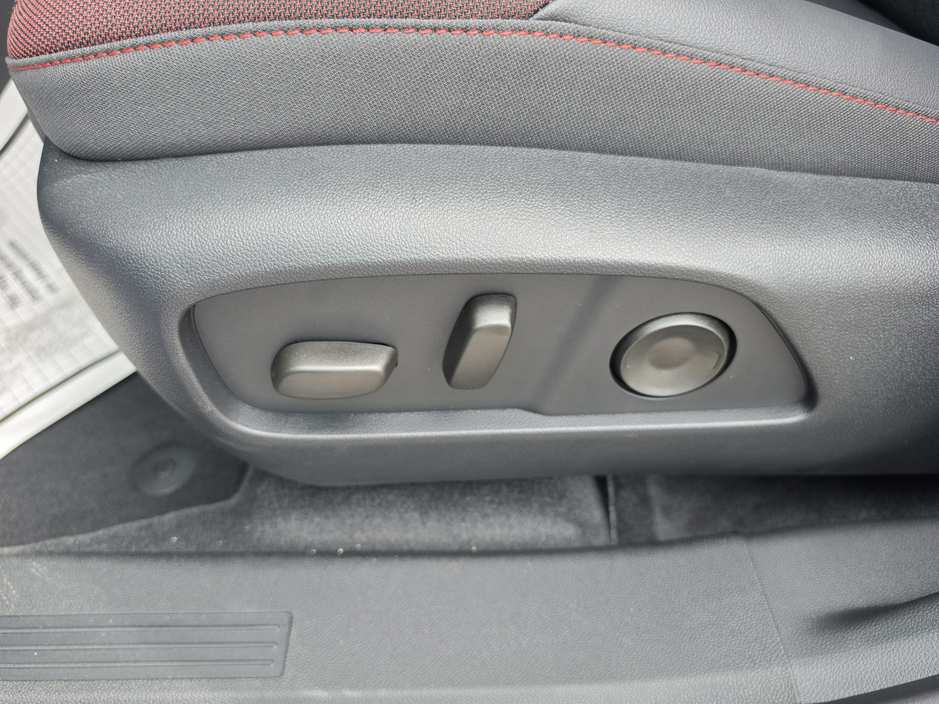 New 2027 Chevrolet Equinox RS w/ Convenience Package III FWD image 26