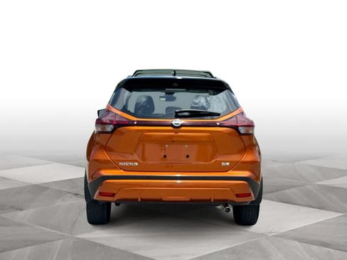 Used 2024 Nissan Kicks SR w/ Interior Electronics Package FWD image 7