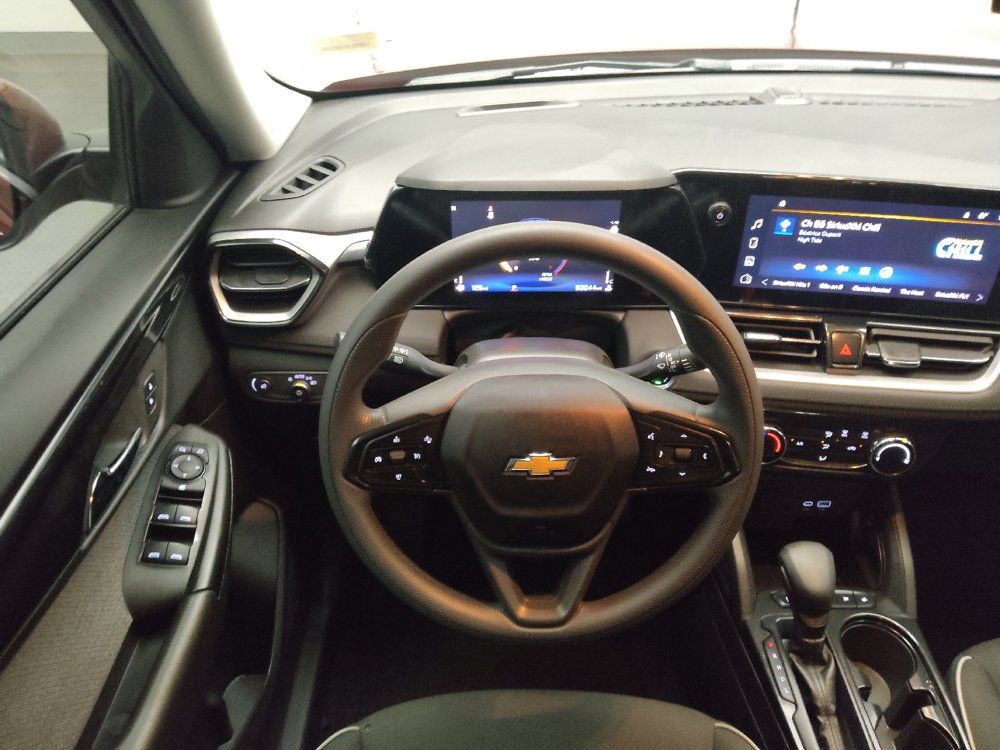 Used 2025 Chevrolet TrailBlazer LT w/ Driver Confidence Package FWD image 22