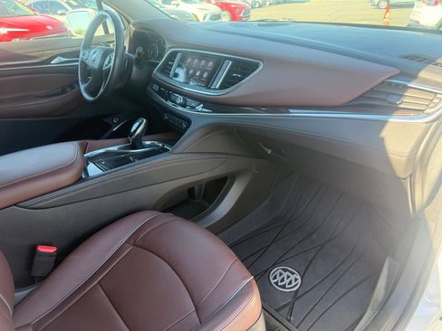 Used 2020 Buick Enclave Avenir w/ Avenir Technology Package image 32