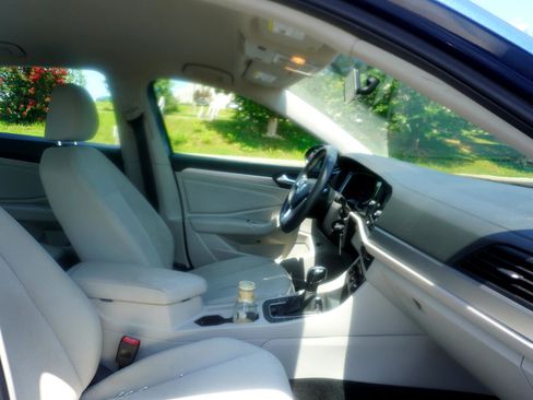 Used 2019 Volkswagen Jetta S w/ Driver Assistance Package image 17