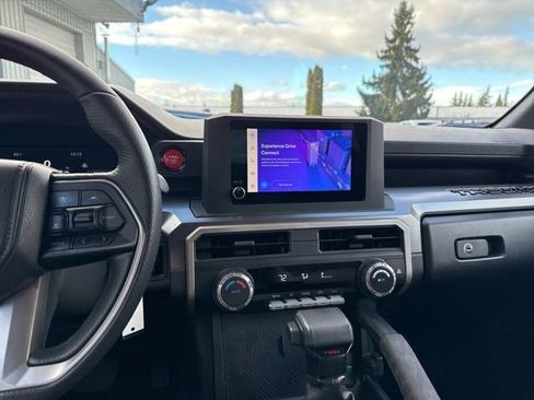 Used 2025 Toyota Tacoma TRD Off-Road image 21