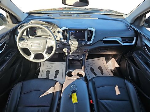 Used 2024 GMC Terrain SLT image 11