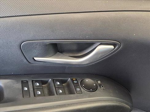 Used 2025 Hyundai Tucson SE FWD image 12