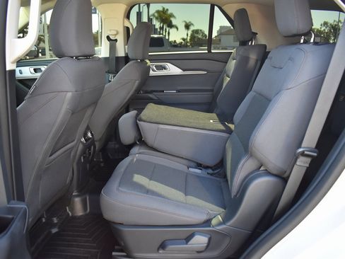 Used 2025 Ford Explorer Active image 10