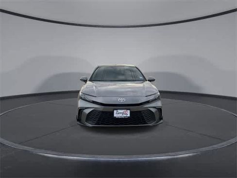 Certified 2025 Toyota Camry SE image 3