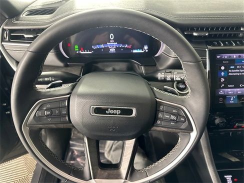 Certified 2024 Jeep Grand Cherokee L Limited w/ Black Appearance Package image 27