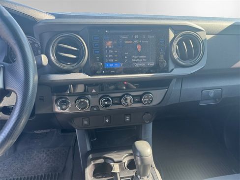 Used 2017 Toyota Tacoma TRD Sport w/ Tow Package image 11