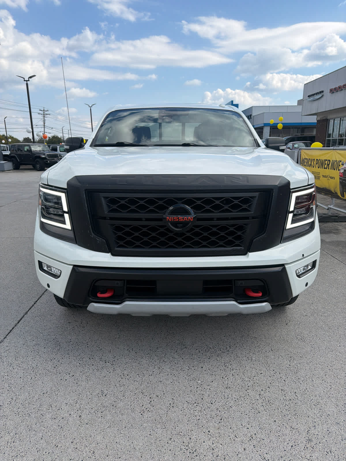 Used 2021 Nissan Titan PRO-4X w/ Pro-4x Convenience Package AWD/4WD image 3