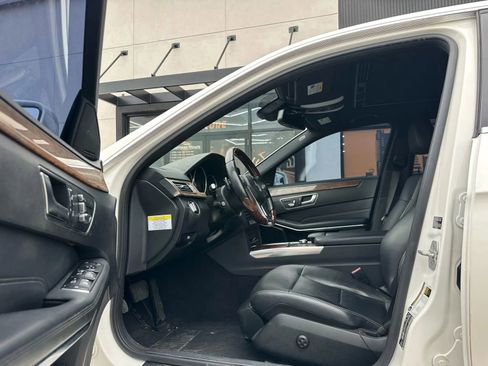Used 2014 Mercedes-Benz E 350 4MATIC Sedan image 6