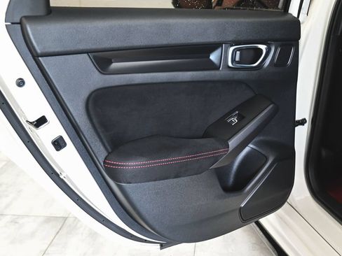 Used 2023 Honda Civic Type R image 12