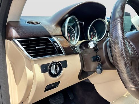 Used 2017 Mercedes-Benz GLE 350 w/ Premium 1 Package image 11