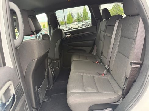 Used 2021 Jeep Grand Cherokee Laredo RWD image 33