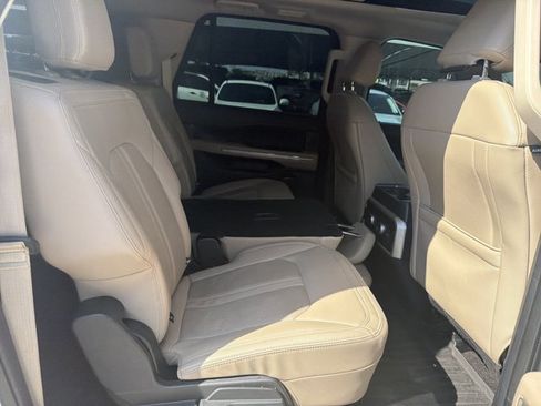Used 2022 Ford Expedition Max Limited AWD/4WD image 27