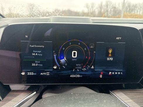 Used 2025 Chevrolet Suburban Z71 image 7