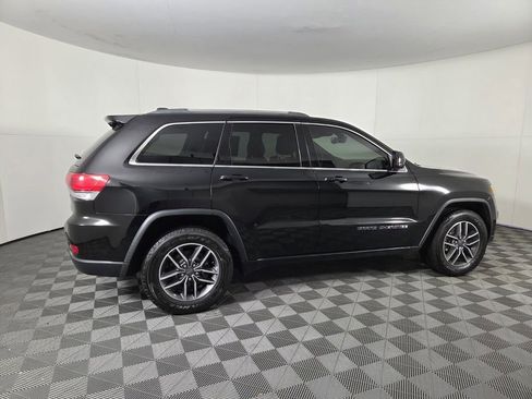 Certified 2019 Jeep Grand Cherokee Laredo w/ Laredo X Package image 4