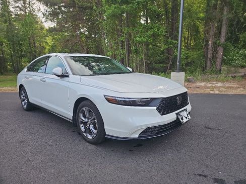 Used 2024 Honda Accord EX image 3