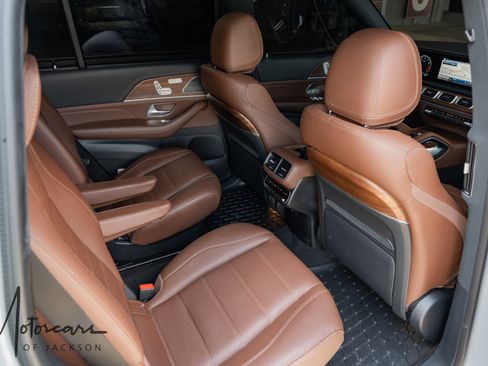 Used 2024 Mercedes-Benz GLS 450 4MATIC w/ AMG Line Exterior image 37