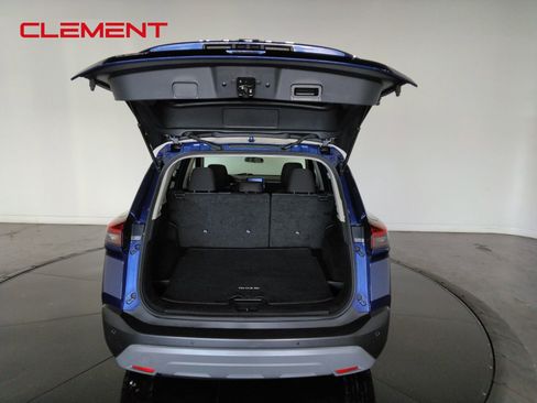 Used 2023 Nissan Rogue SV image 9