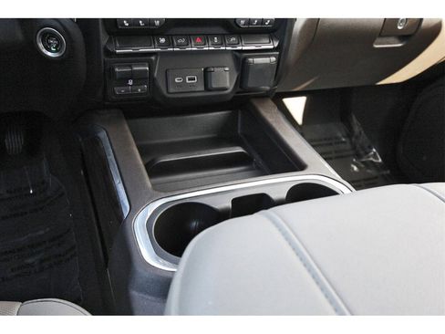 Used 2023 GMC Sierra 2500 SLT w/ SLT Convenience Package image 24