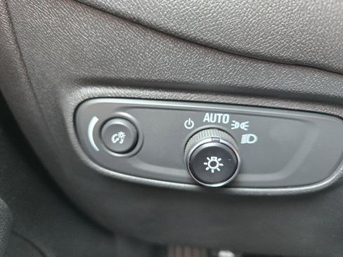 Used 2024 Chevrolet Equinox LS image 32