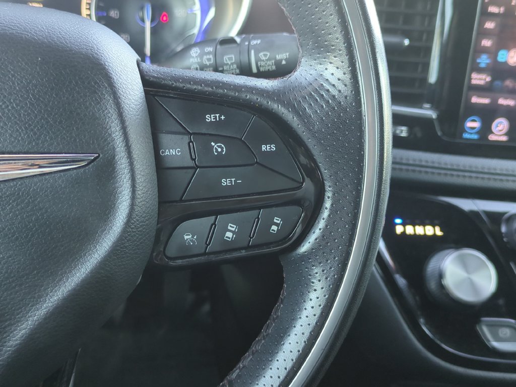 Used 2020 Chrysler Pacifica Limited FWD image 23