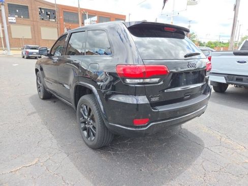 Used 2020 Jeep Grand Cherokee Altitude AWD/4WD image 5