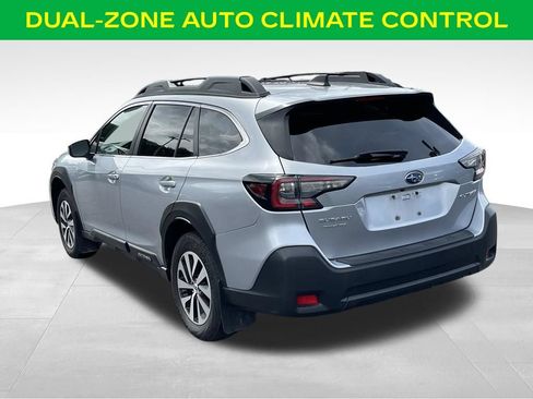 Used 2025 Subaru Outback Premium AWD/4WD image 12