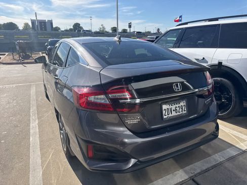 Used 2018 Honda Clarity Touring image 4