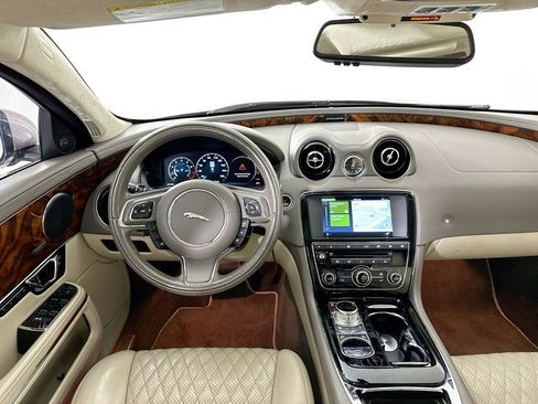 Used 2017 Jaguar XJ L Portfolio image 22
