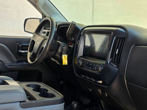 Used 2015 Chevrolet Silverado 2500 W/T w/ Snow Plow Prep Package AWD/4WD image 15