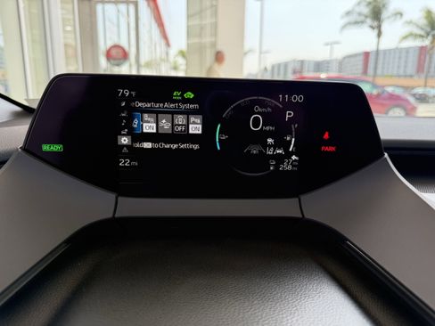 Certified 2025 Toyota Prius Plug-In Hybrid image 8