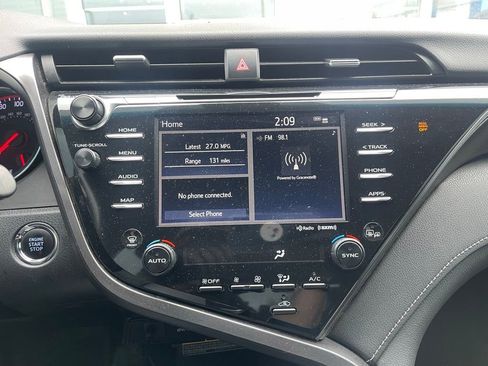 Used 2020 Toyota Camry XSE image 9