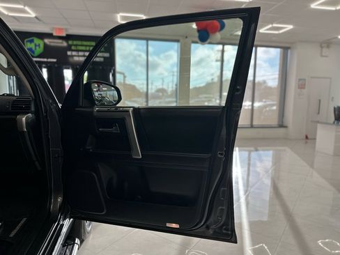 Used 2017 Toyota 4Runner Limited image 40