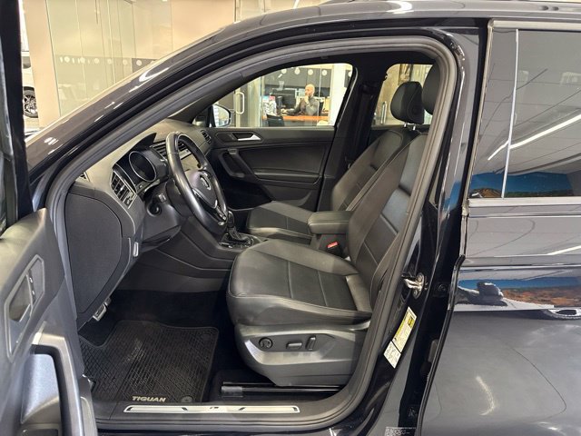 Used 2021 Volkswagen Tiguan SE R-Line AWD/4WD image 24