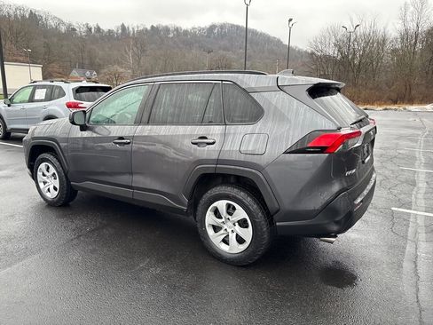 Used 2020 Toyota RAV4 LE image 3