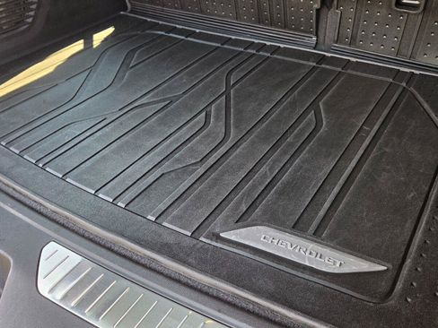 Used 2023 Chevrolet Suburban Z71 w/ Luxury Package AWD/4WD image 68