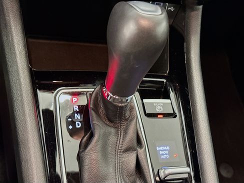 Used 2025 Jeep Compass Limited image 24