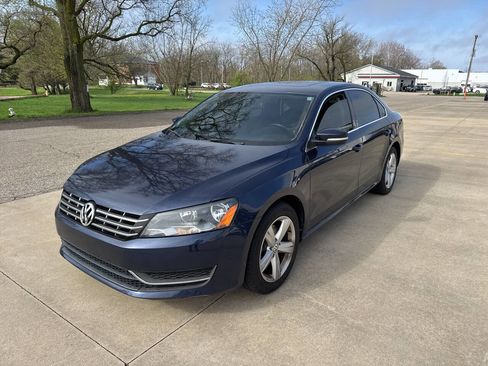 Used 2013 Volkswagen Passat TDI SE image 1