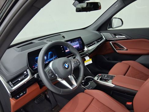 New 2026 BMW X1 xDrive28i w/ Technology Package AWD/4WD image 2