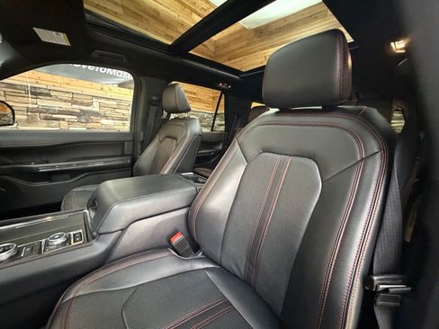 Used 2023 Ford Expedition Limited image 12