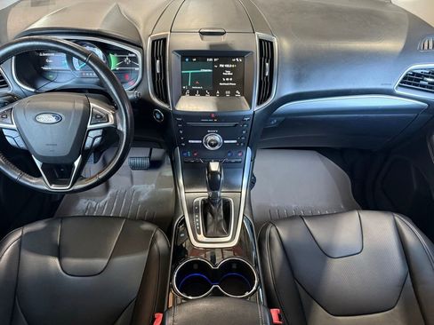 Used 2018 Ford Edge Titanium w/ Equipment Group 301A AWD/4WD image 11