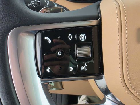 Used 2025 Land Rover Range Rover SE AWD/4WD image 29