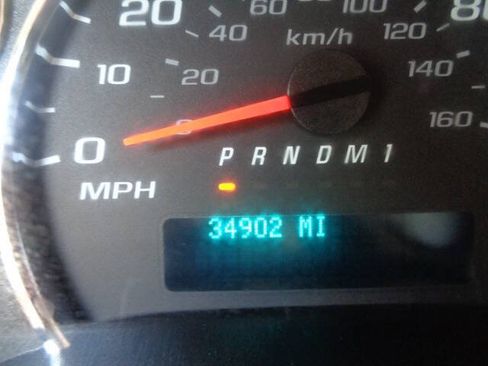 Used 2024 Chevrolet Express 2500 w/ Driver Convenience Package RWD image 18