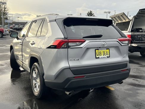 Used 2025 Toyota RAV4 LE image 9