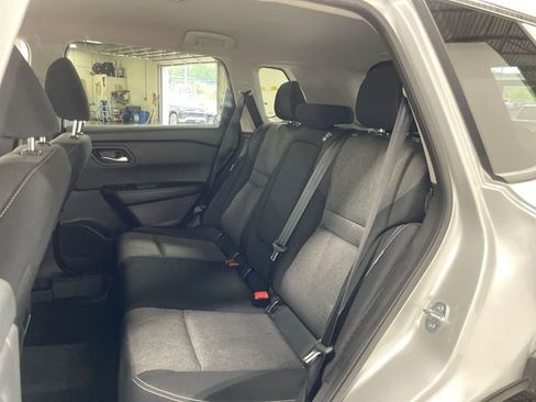 Used 2024 Nissan Rogue SV FWD image 23