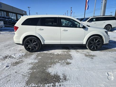 Used 2016 Dodge Journey R/T w/ Driver Convenience Group image 2